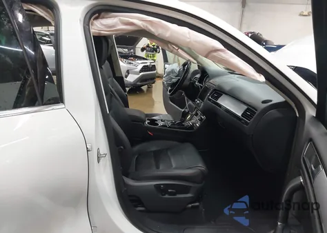 2016 Volkswagen Touareg Vr6 Executive/Vr6 Lux/Vr6 Sport из США, поврежденный, VIN WVGEF9BP4GD011312